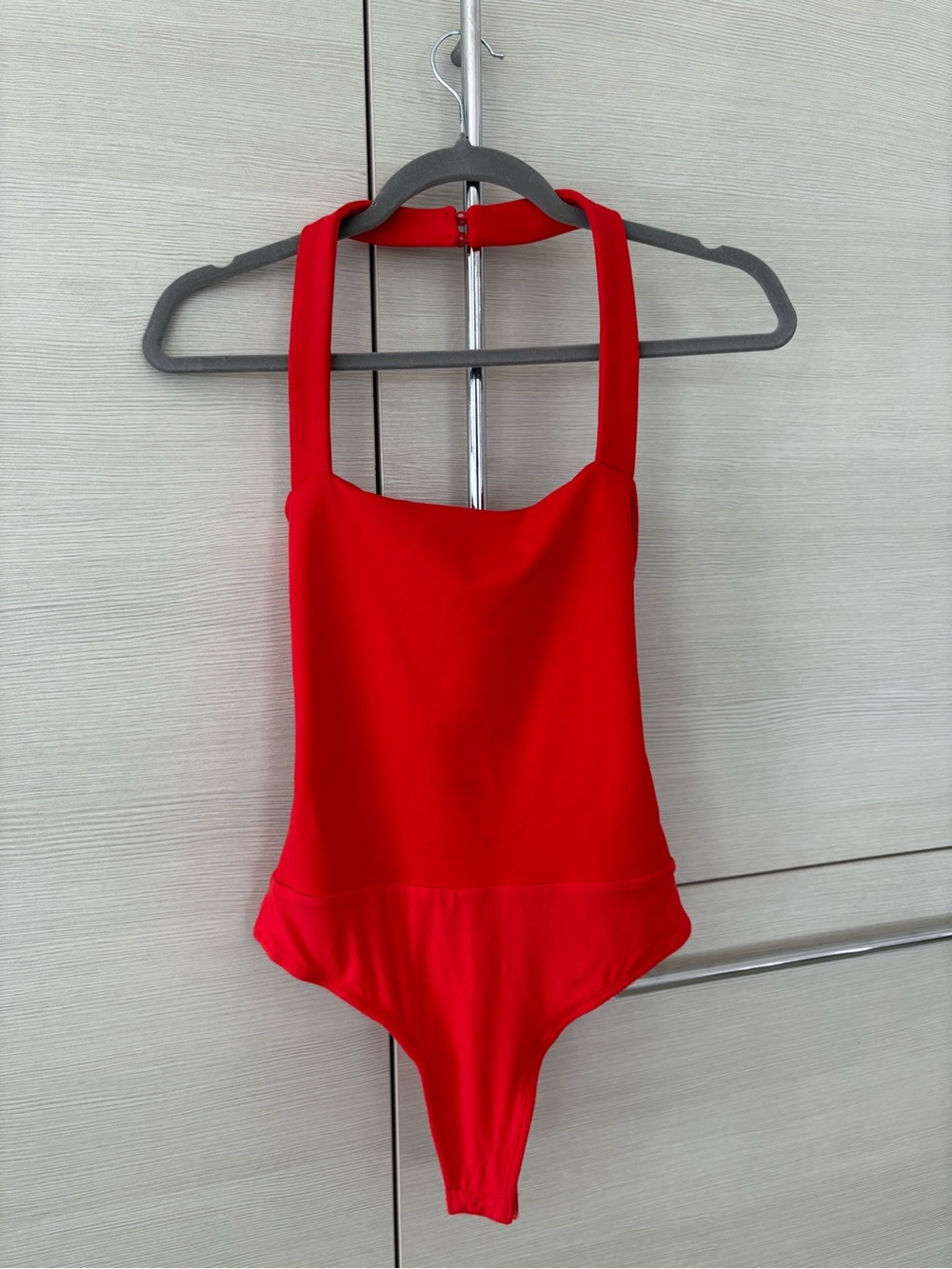 Superdown Reece Halter Bodysuit in Red - Picture 6 of 17